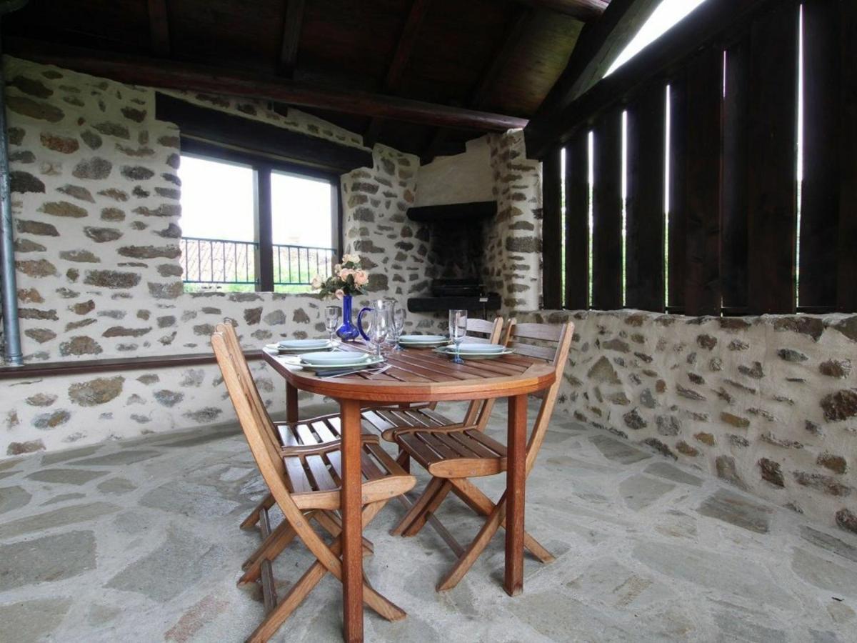 Maison De Caractere Avec Terrasse A 300M De L'Allier, Ideale Pour Peche, Detente Et Activites Familiales - Fr-1-582-208 Villeneuve-dʼAllier Exteriör bild